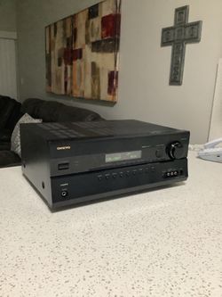 * ONKYO * TOP QUALITY * HDMI * HOME THEATER SURROUND SOUND RECEIVER . AMAZING SOUNDING RECEIVER IN LIKE NEW CONDITION . MUST SEE TO APPRECIATE .