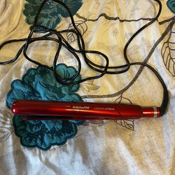 Baby bliss straightener Like New Uses A Couple Times 