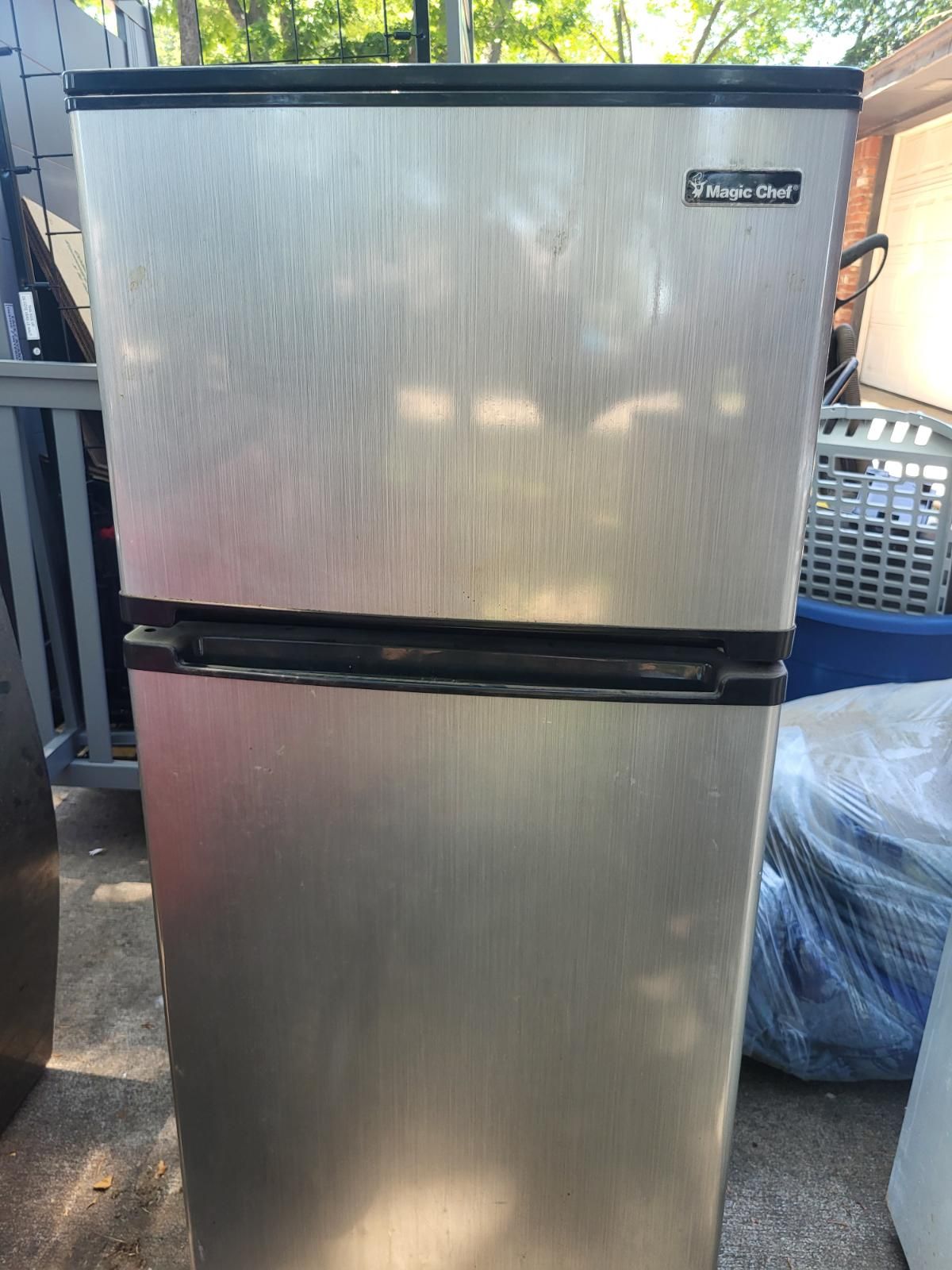 Mini fridge