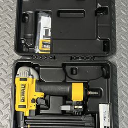 Dewalt 18ga Brad Nailer - Like New