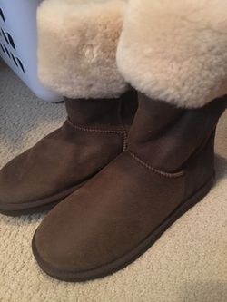 Women's size 9 fur lined boots NEW