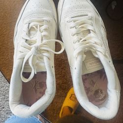 Reebok Tennis Shoes Size 8 