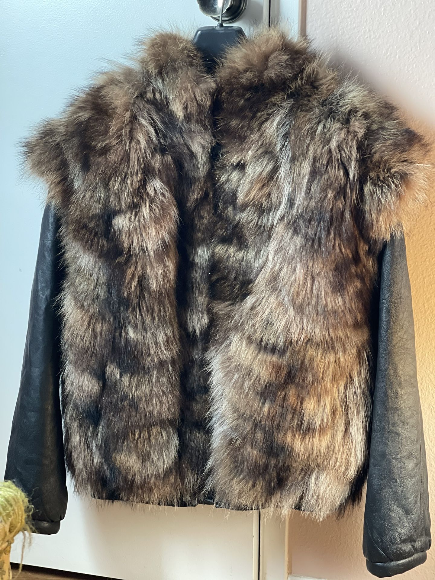 Fur Coat /Vest Detachable Sleeves 