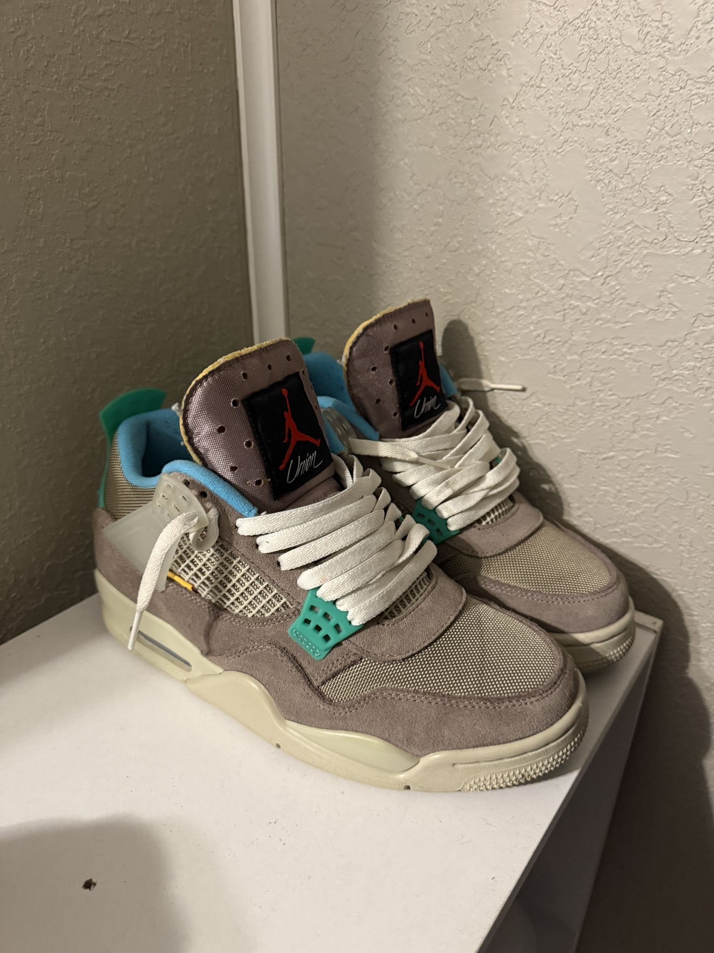 Jordan 4 Union Taupe