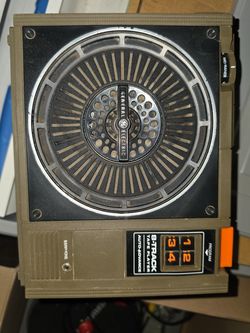 Vintage GE 8-Track Player – Portable Retro Audio