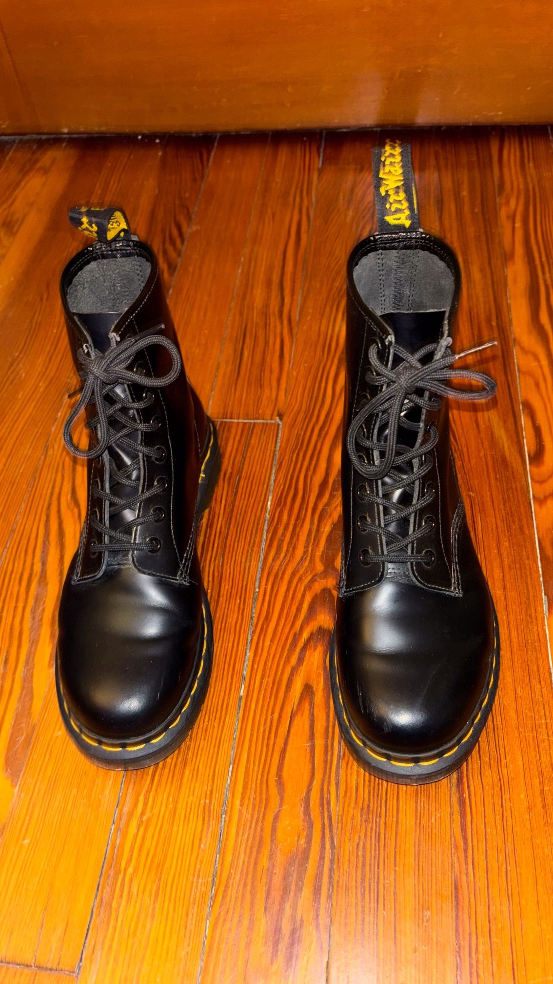 Dr Martens 1460 Women's Original Smooth Leather Lace Up Boots - Black