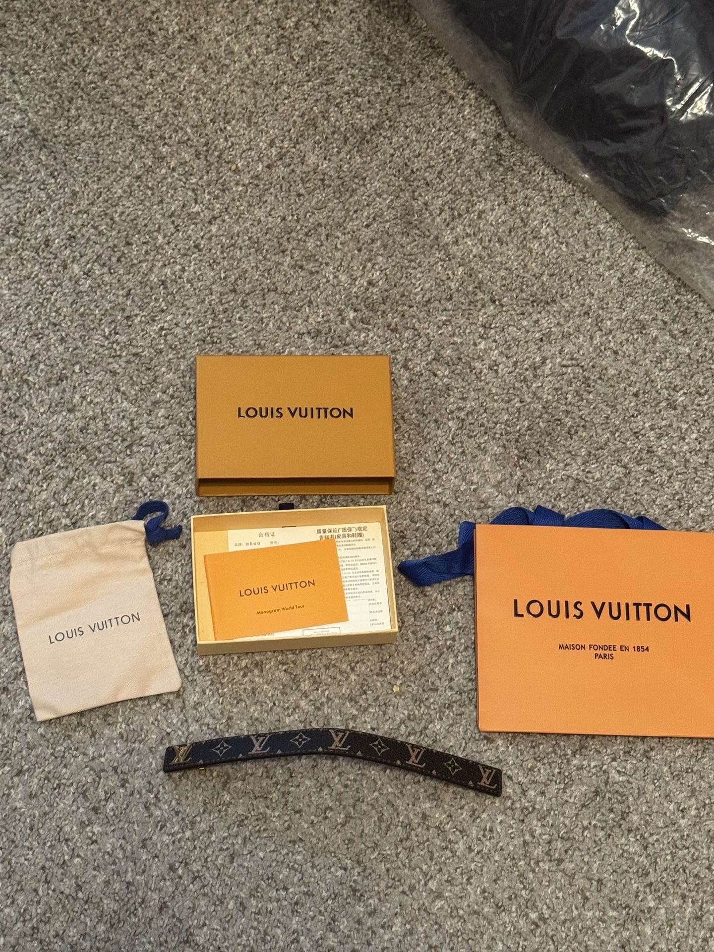 LV BRACELET