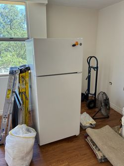 Fridge in good working condition.