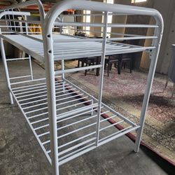 Twin/Twin  Metal Bunkbed