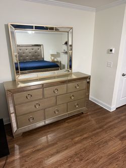 Bedroom set