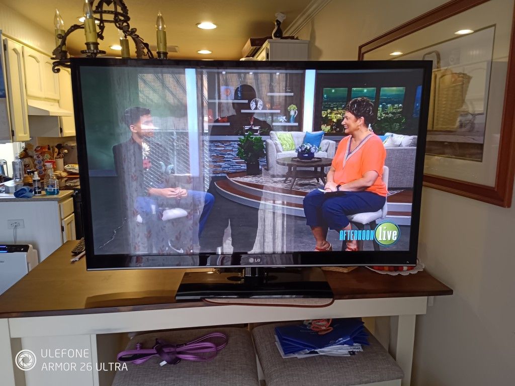LG 50PV400 Plasma 50" TV Excellent Condition