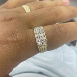 14k Gold Ring With Diamonds 