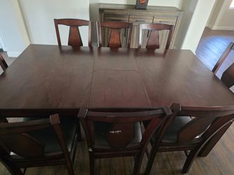 Dining table w/ butterfly leaf & 8 chairs