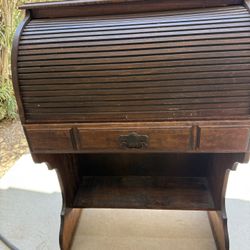 Beautiful Old Roll Top Small Desk
