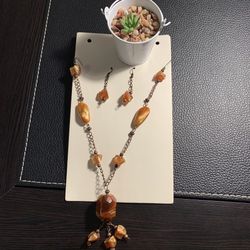 Jewelry set necklace and earrings