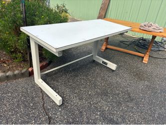 Table/ desk