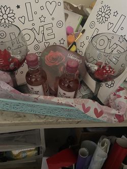 Valentines Sip And Paint Gift Set