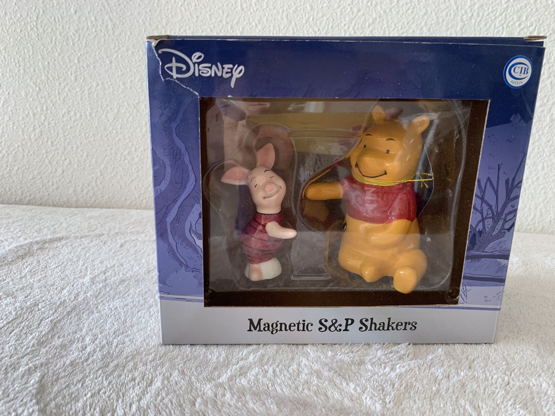 Disney Pooh and piglet magnetic salt & pepper shakers