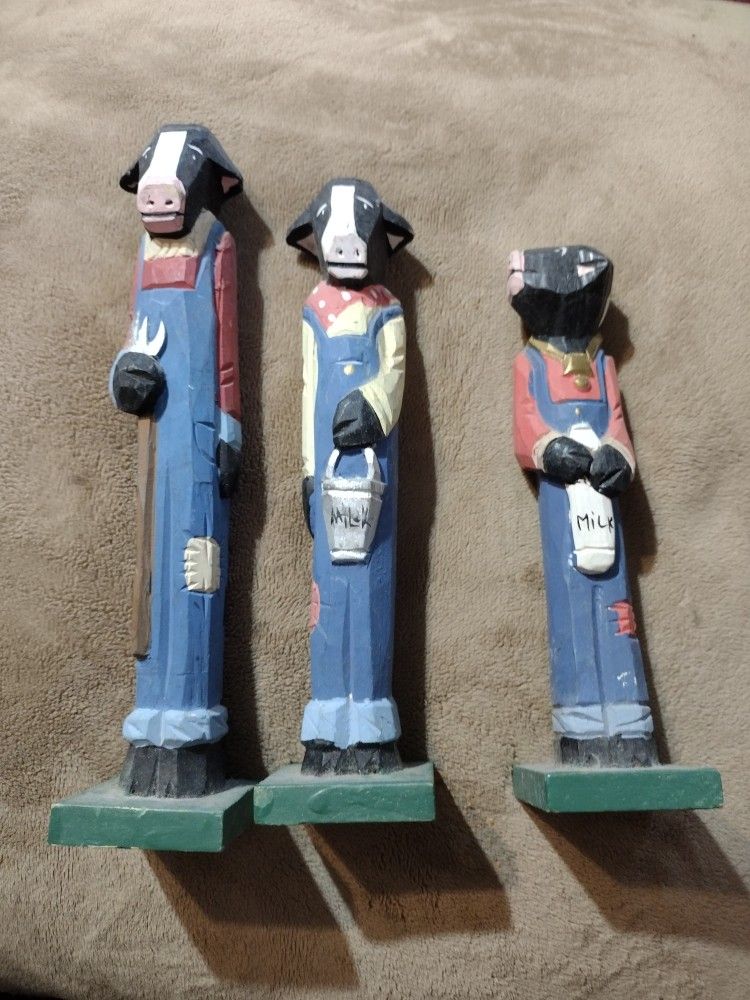 Midwest of Cannon falls farmer cow set of 3 figurines . Kitchen Decor. Farmhouse