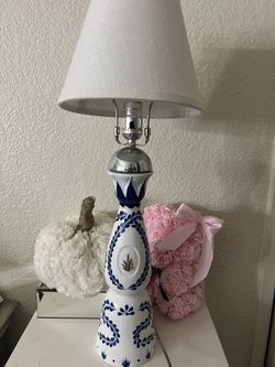 Lamp ( Clase Azul ) Brand New