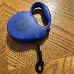 16 Ft Dog Leash With Lock On Handle And Retractable To 16 Ft