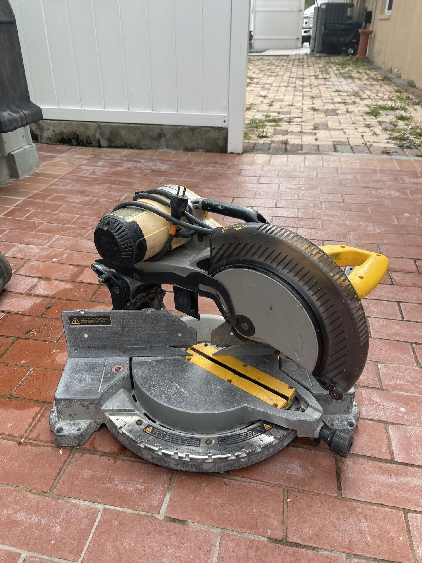 Dewalt Double Bevel Miter Saw Dw716 for Sale in Venice, FL OfferUp
