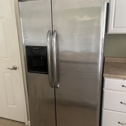 Side-by-side refrigerator