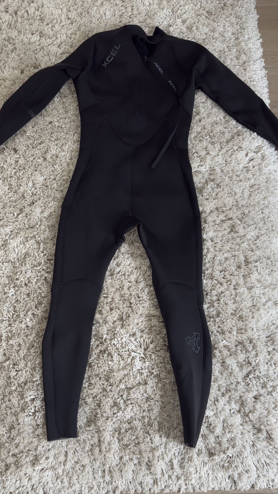 3/2 mm Xcel Wetsuit XL