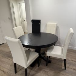 Crate & Barrel Extendable Dining Table With Chairs 