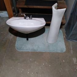 Pedestal Sink