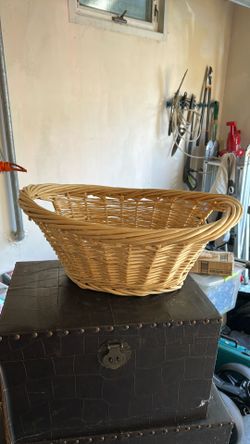 Large Wicker Basket – Natural Finish