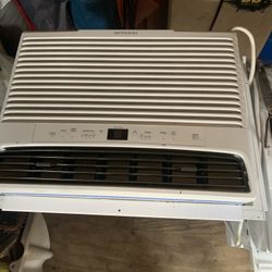 Big AC Unit - Fridgeaire