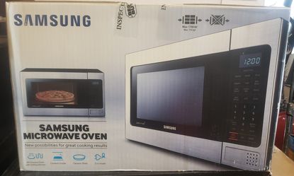 Samsung - 1.1 Cu. Ft. Countertop Microwave with Grilling Element - Stainless steel