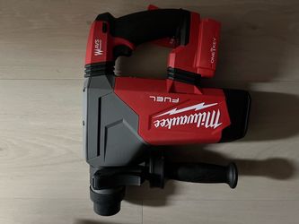 New Milwakee rotary hammer drill 1-1/8”