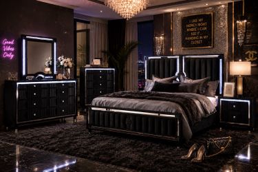 BLACK MIRROR TRIM BED W/ LED’s 🖤😍🖤😍