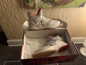 Lebron Soldier 12 Size 8