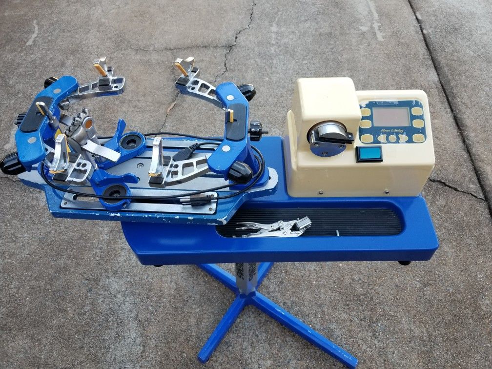 Tennis racquet stringing machine - EAGNAS