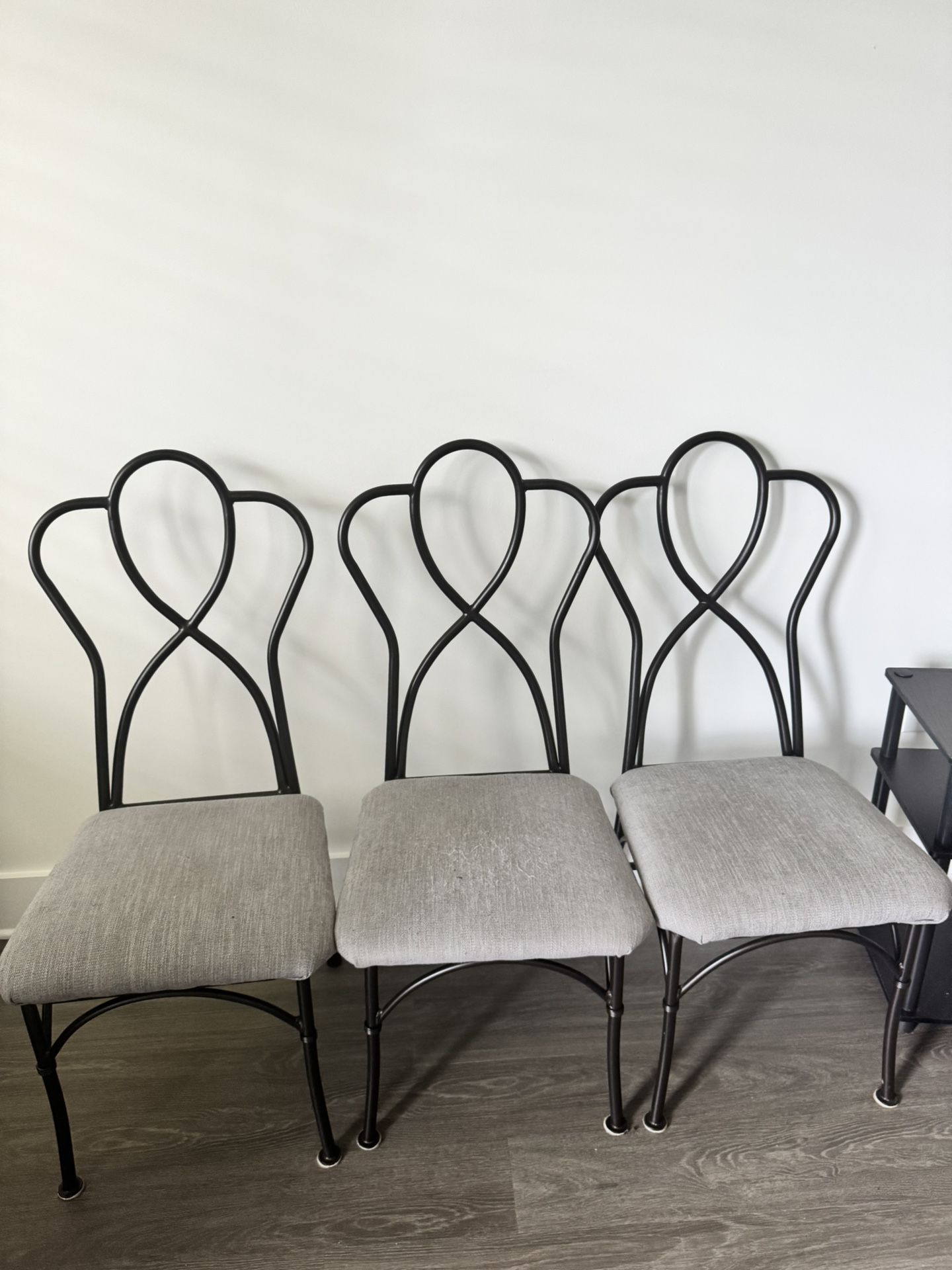 glass table and 4 chairs 