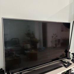 LG TV 65” 4K + Sony soundbar