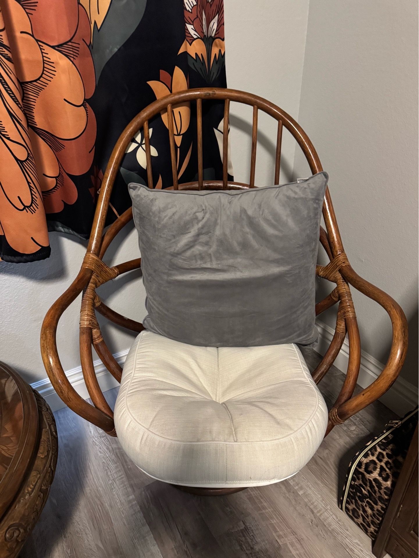 Rattan swivel rocker chair