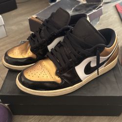 Jordan 1 Retro low Gold toe