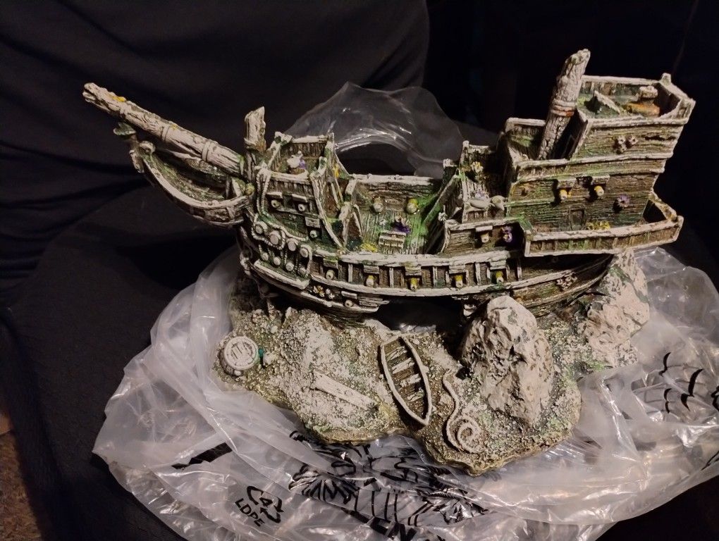 Big Pirate Ship Really Detailed For A Fish Tank