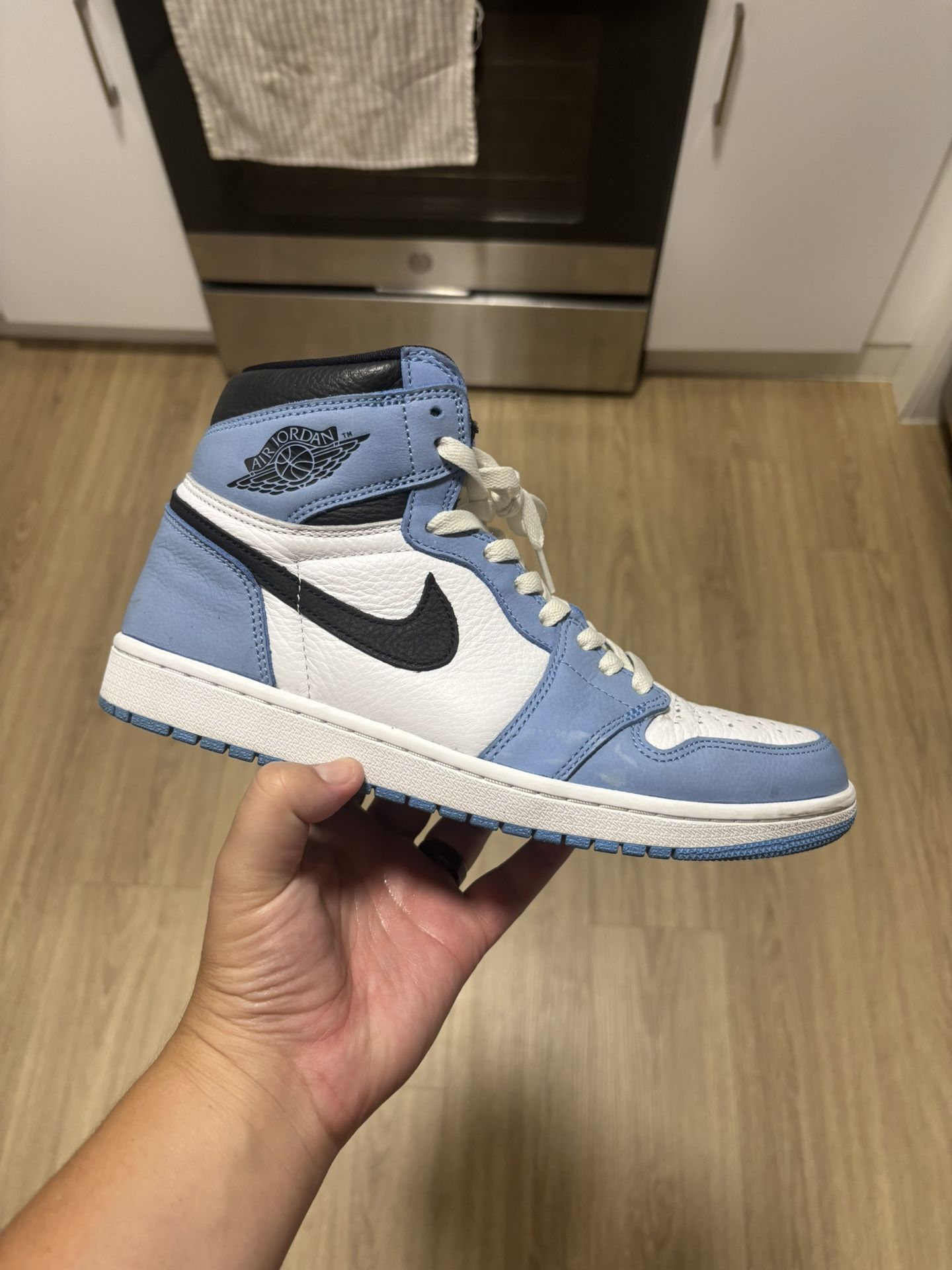Jordan Retro 1 High Unc