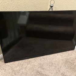 Vizio 42 In Tv With Wall Mount And Remote 