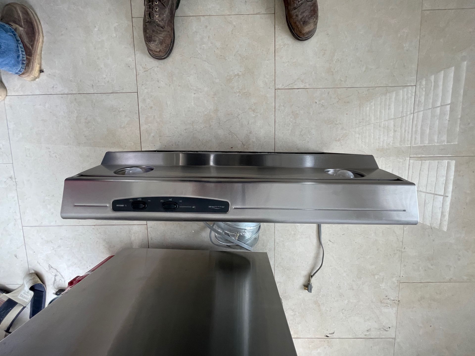 Allure by Broan Kitchen Range Hood 30”