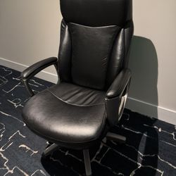 La-Z-Boy Arcadian Ergonomic Executive Chair