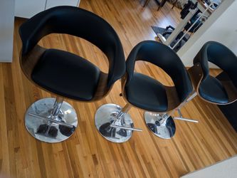 Adjustable height bar stools (3)