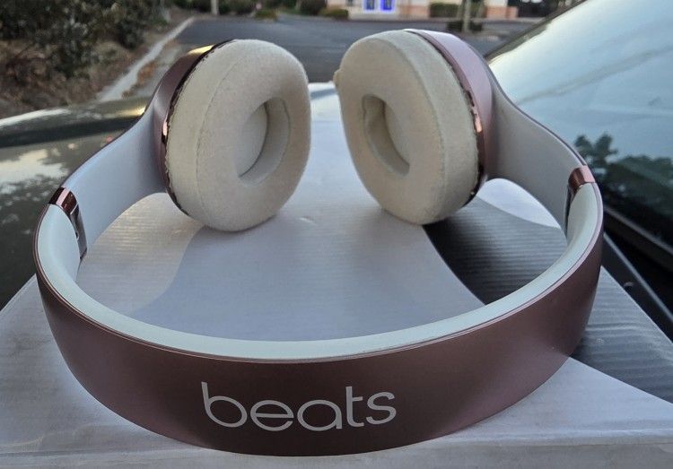 Beats Solo3 Wireless On Ear Headphones Rose Gold