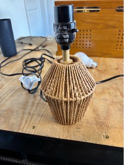 Table lamp