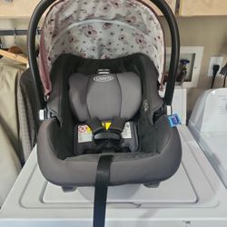 Graco Infant Car Seat With Base $50